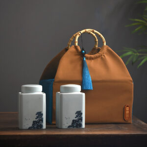 HỘP TRÀ SỨ KÈM TÚI VẢI QUAI TRE CAO CẤP